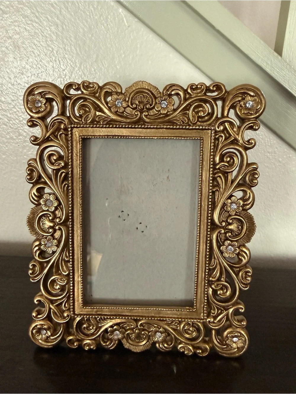 Ornate Gold Decorative Picture Frame – Floral Scroll Design